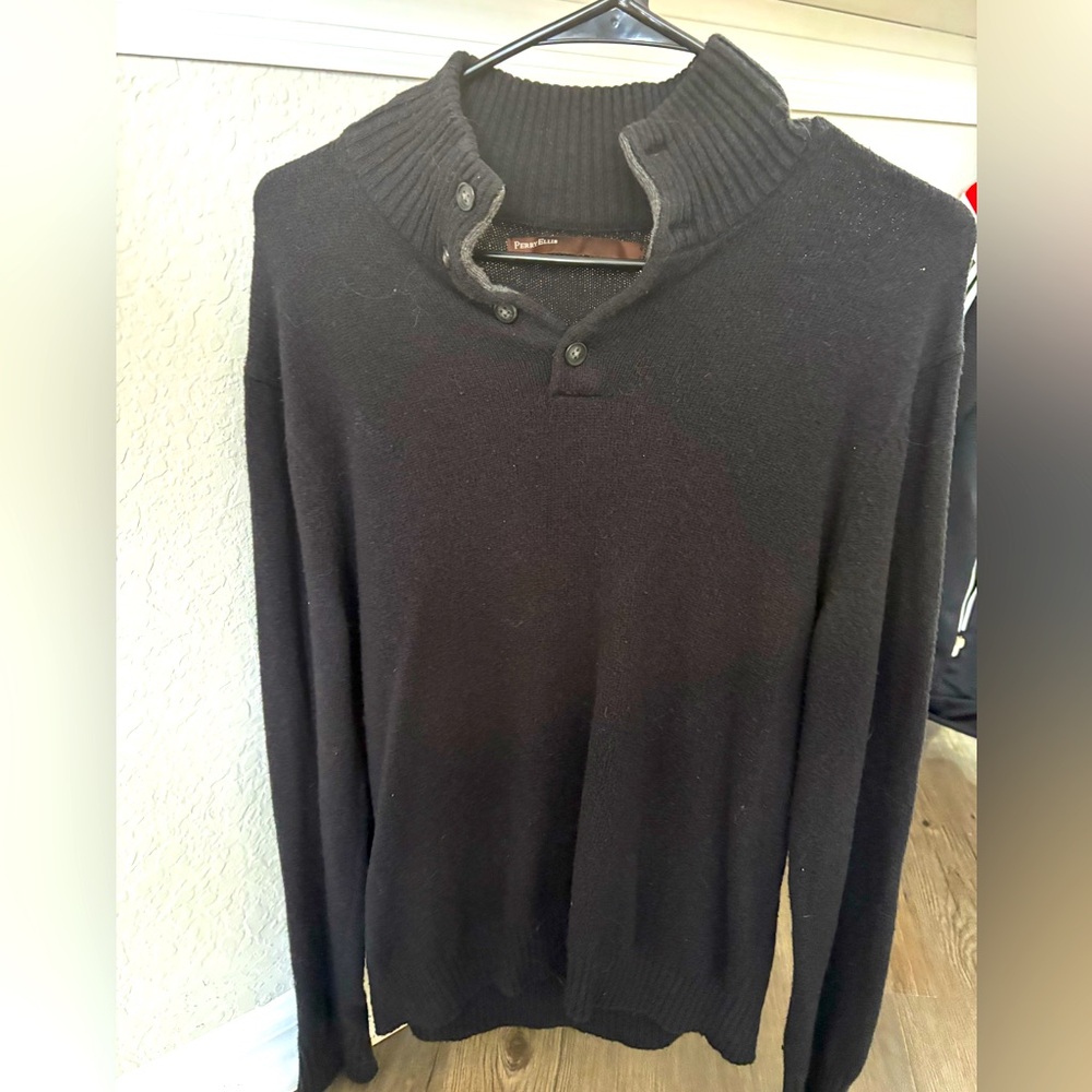 Perry Ellis. Turtleneck Sweater. Black. Size M